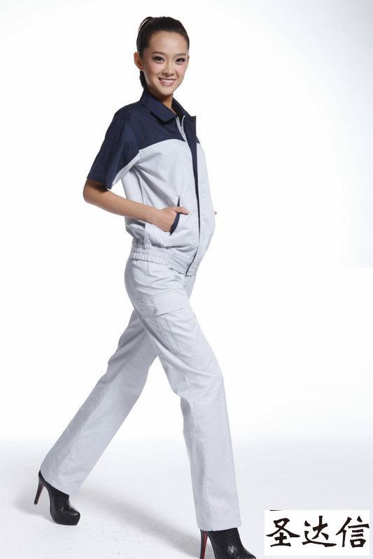 定做工作服和現貨工作服有什么區別？團體定做工作服有哪些好處？